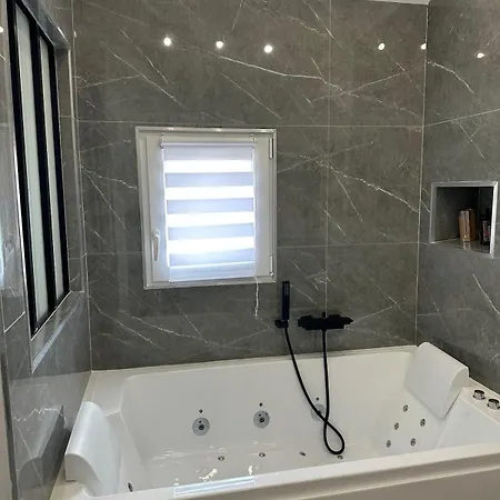 Dom wakacyjny Parenthese Exclusive Avec Piscine Et Jacuzzi *